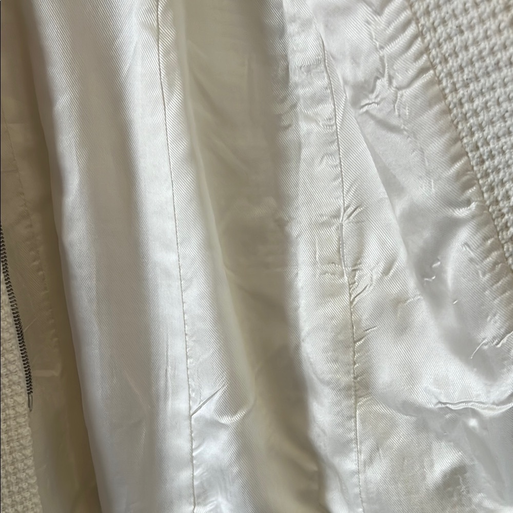 Elegant Cream Jacket - Picture 5 of 6